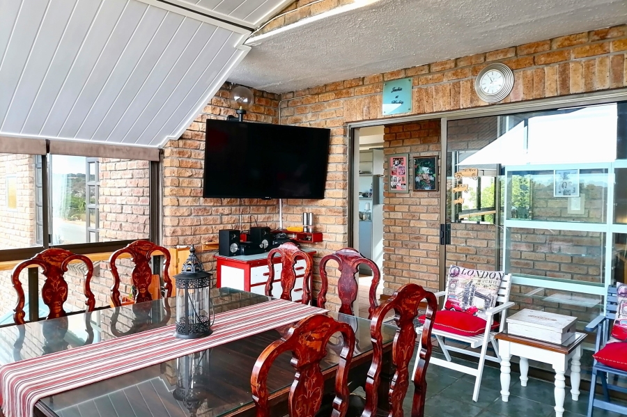 5 Bedroom Property for Sale in Stilbaai Wes Western Cape